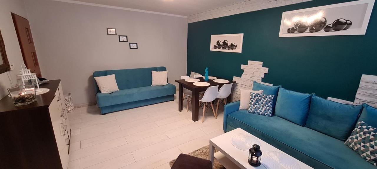 Quiet Basement Apartment พอซนาน ภายนอก รูปภาพ