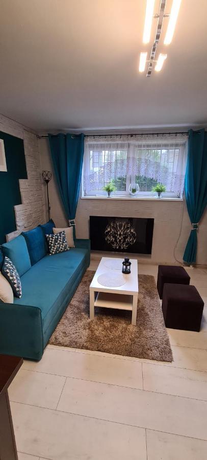 Quiet Basement Apartment พอซนาน ภายนอก รูปภาพ