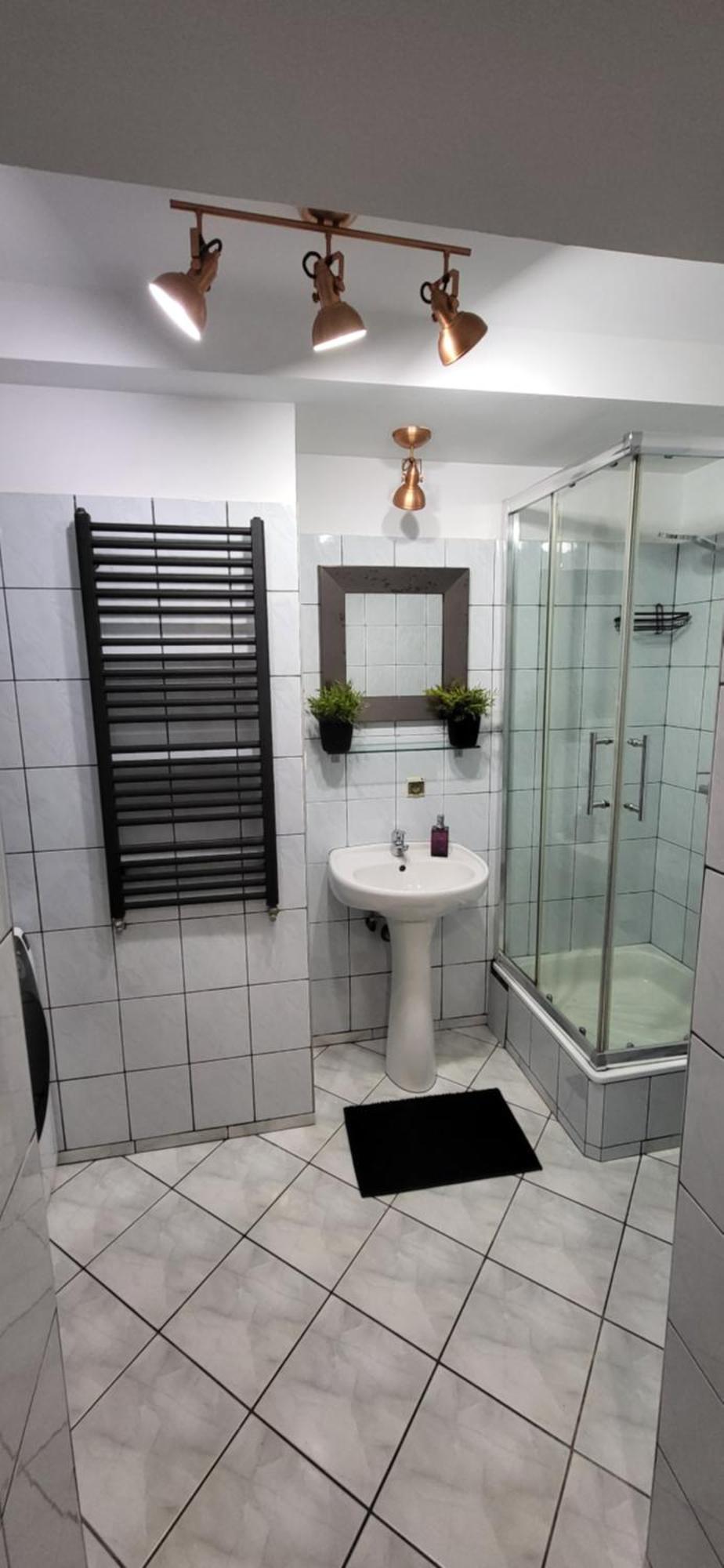 Quiet Basement Apartment พอซนาน ภายนอก รูปภาพ
