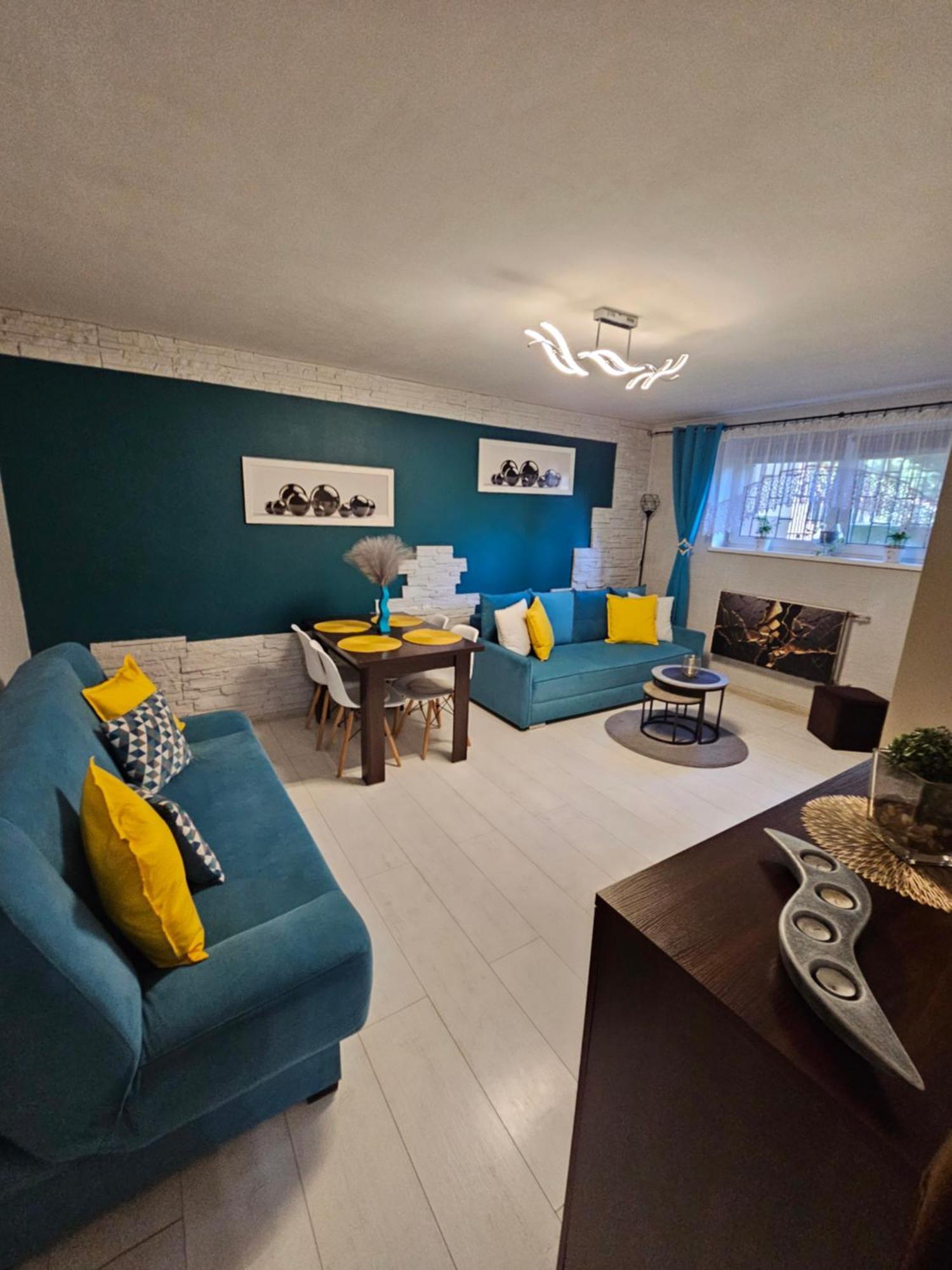 Quiet Basement Apartment พอซนาน ภายนอก รูปภาพ
